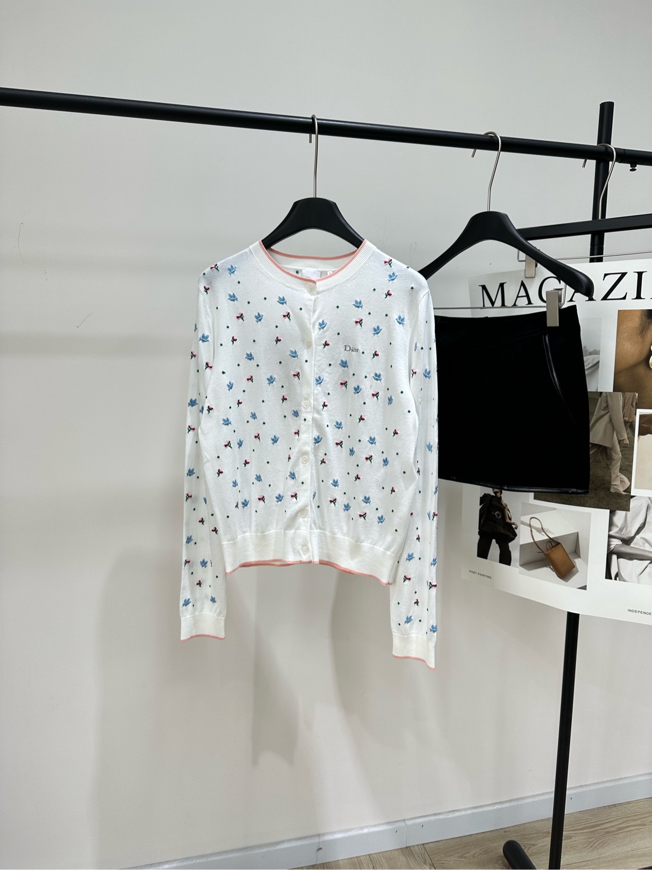 1:1 Replica Dior Women D White — Premium Replica