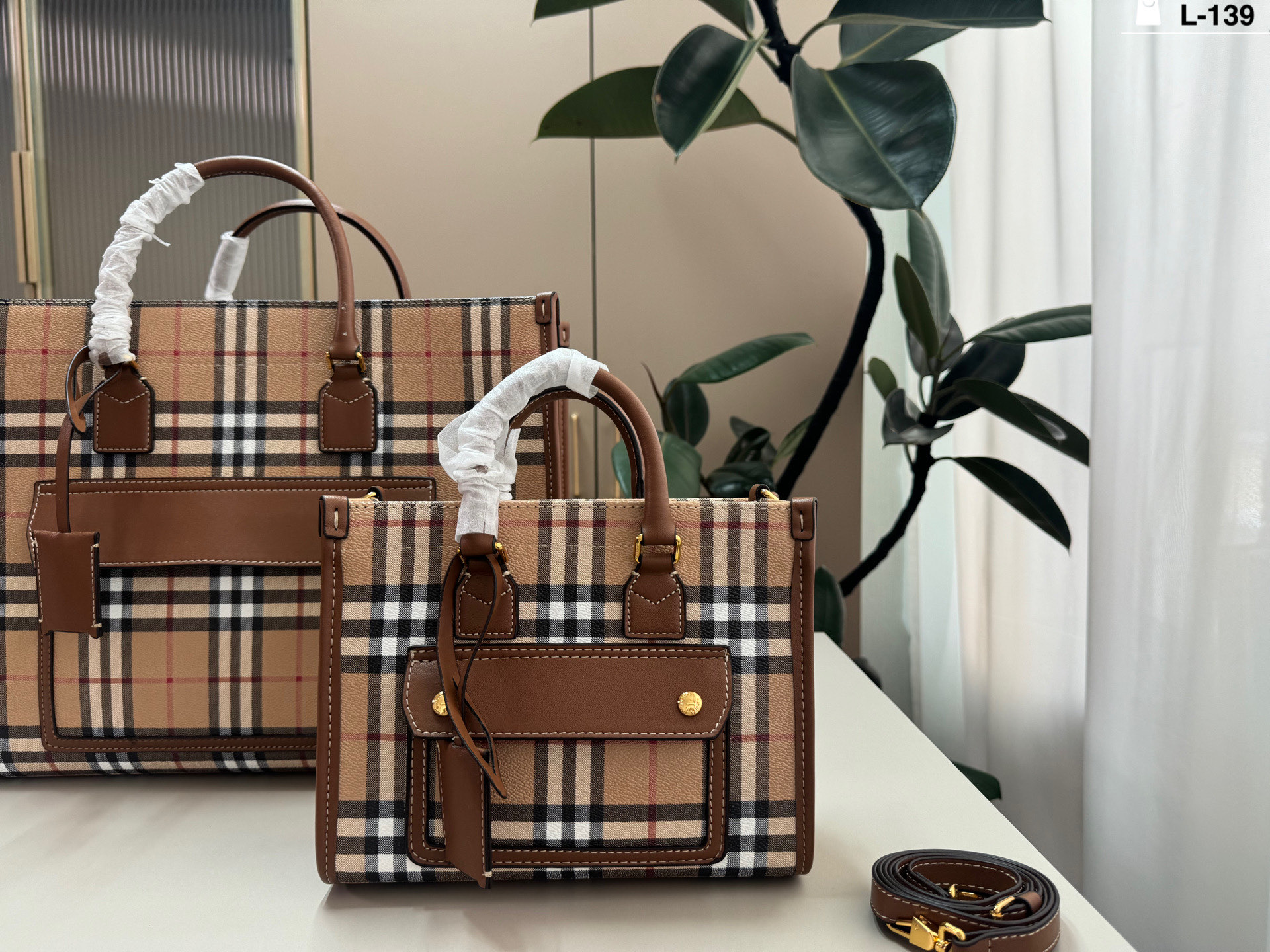1:1 Replica Burberry bag small — 1:1 Replica
