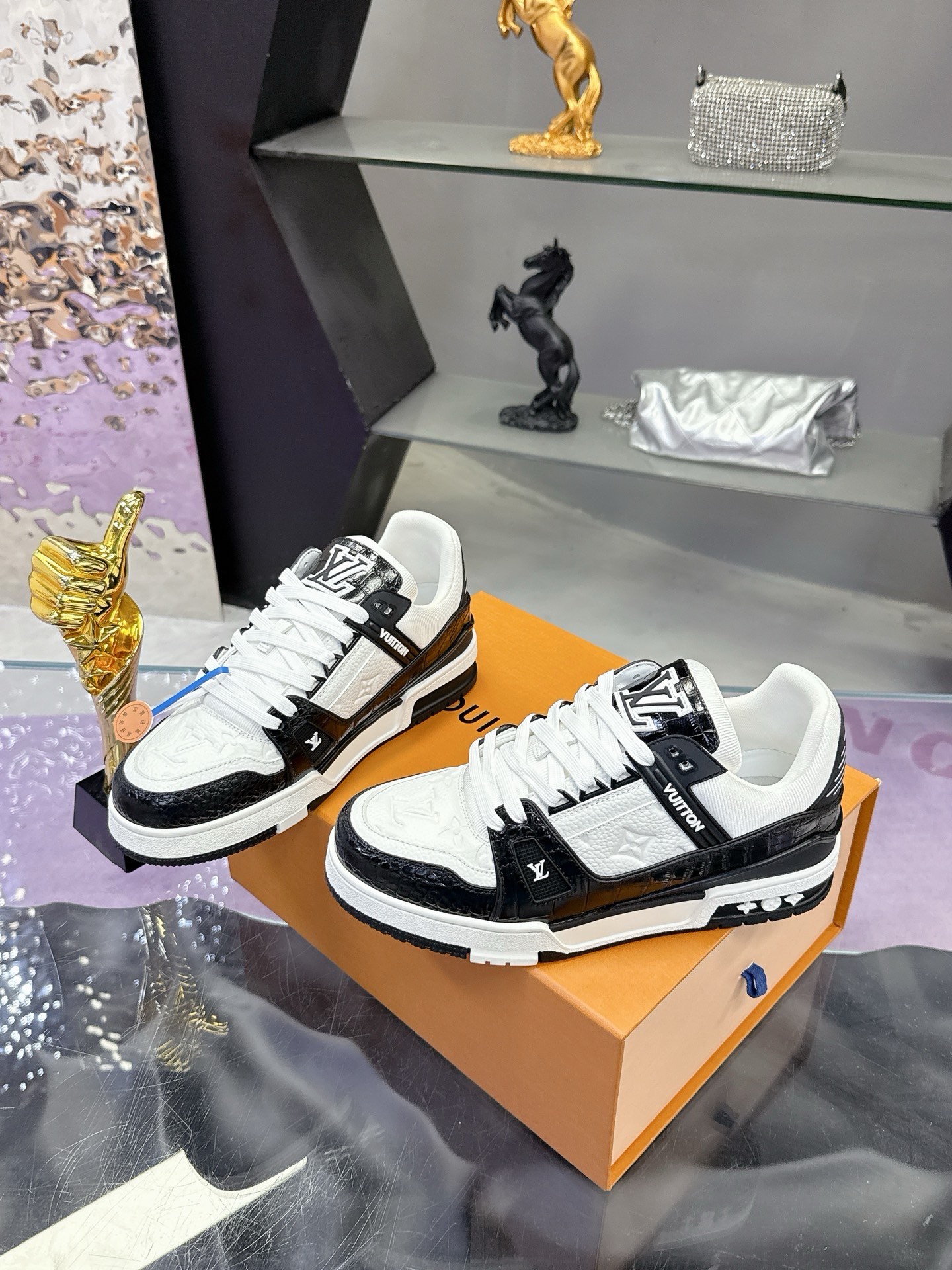 1:1 Replica Louis Vuitton shoe Black — AAA Quality Replica