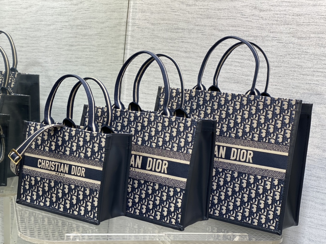 1:1 Replica Dior bag 𝐃𝐢𝐨𝐫 𝐓𝐨𝐮𝐣𝐨𝐮𝐫𝐬 Tote bag — Premium Replica