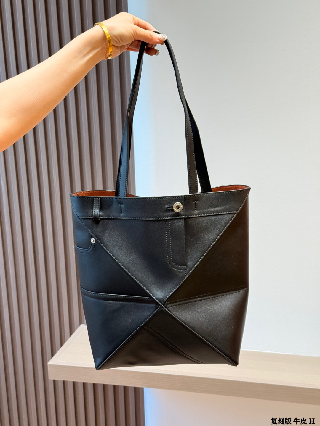 1:1 Replica LOEWE bag replica version cowhide