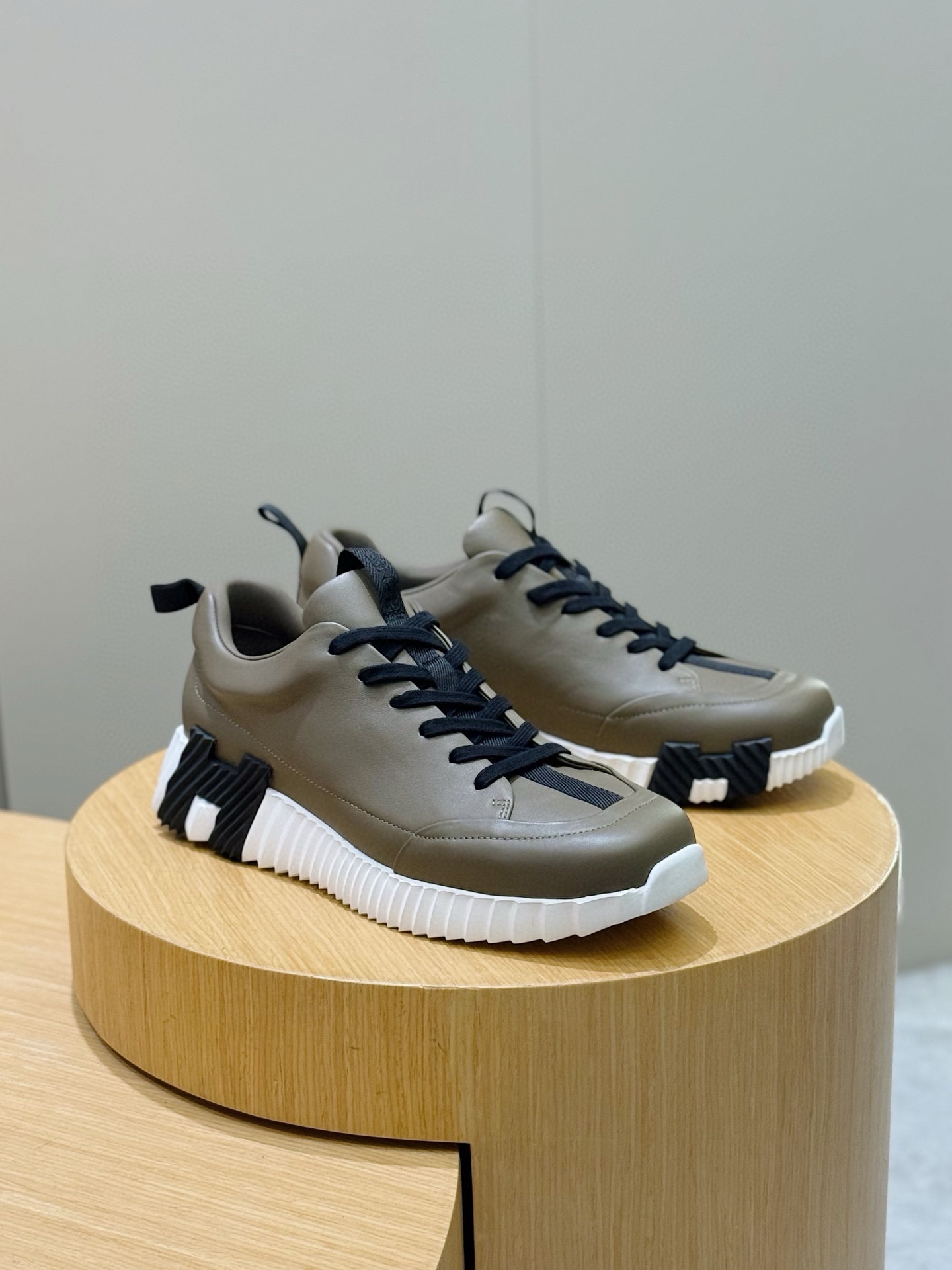 1:1 Replica Hermes shoe Hermes bouning — AAA Quality Replica