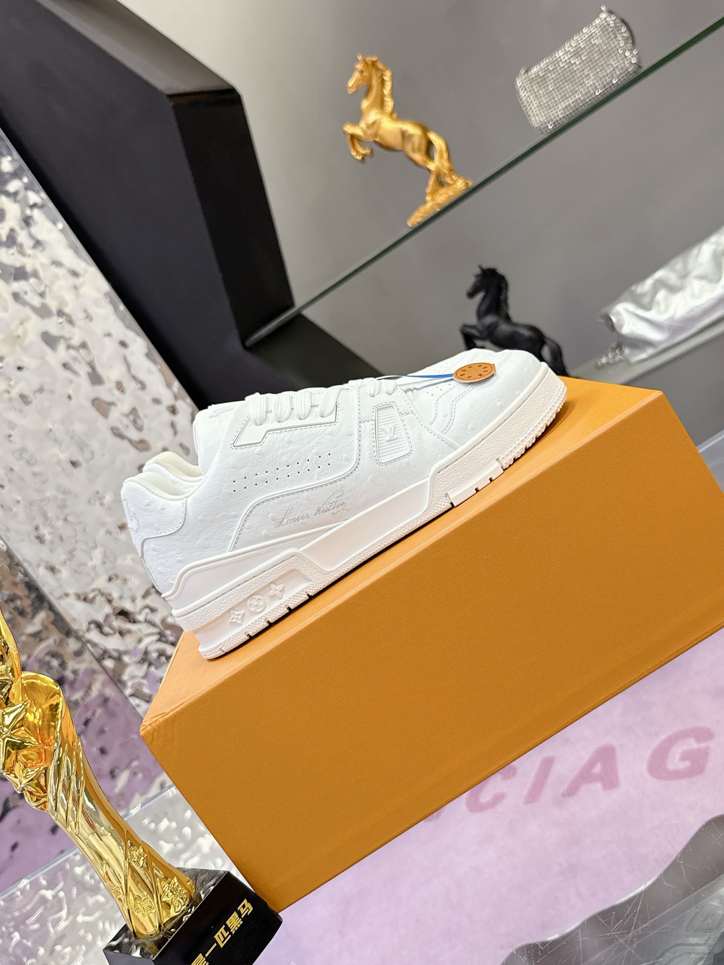1:1 Replica Louis Vuitton shoe Series — AAA Quality Replica