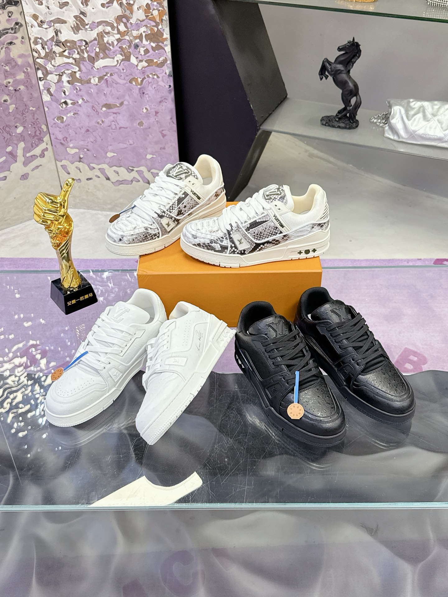 1:1 Replica Louis Vuitton shoe Cow leather ostrich pattern python pattern — AAA Quality Replica