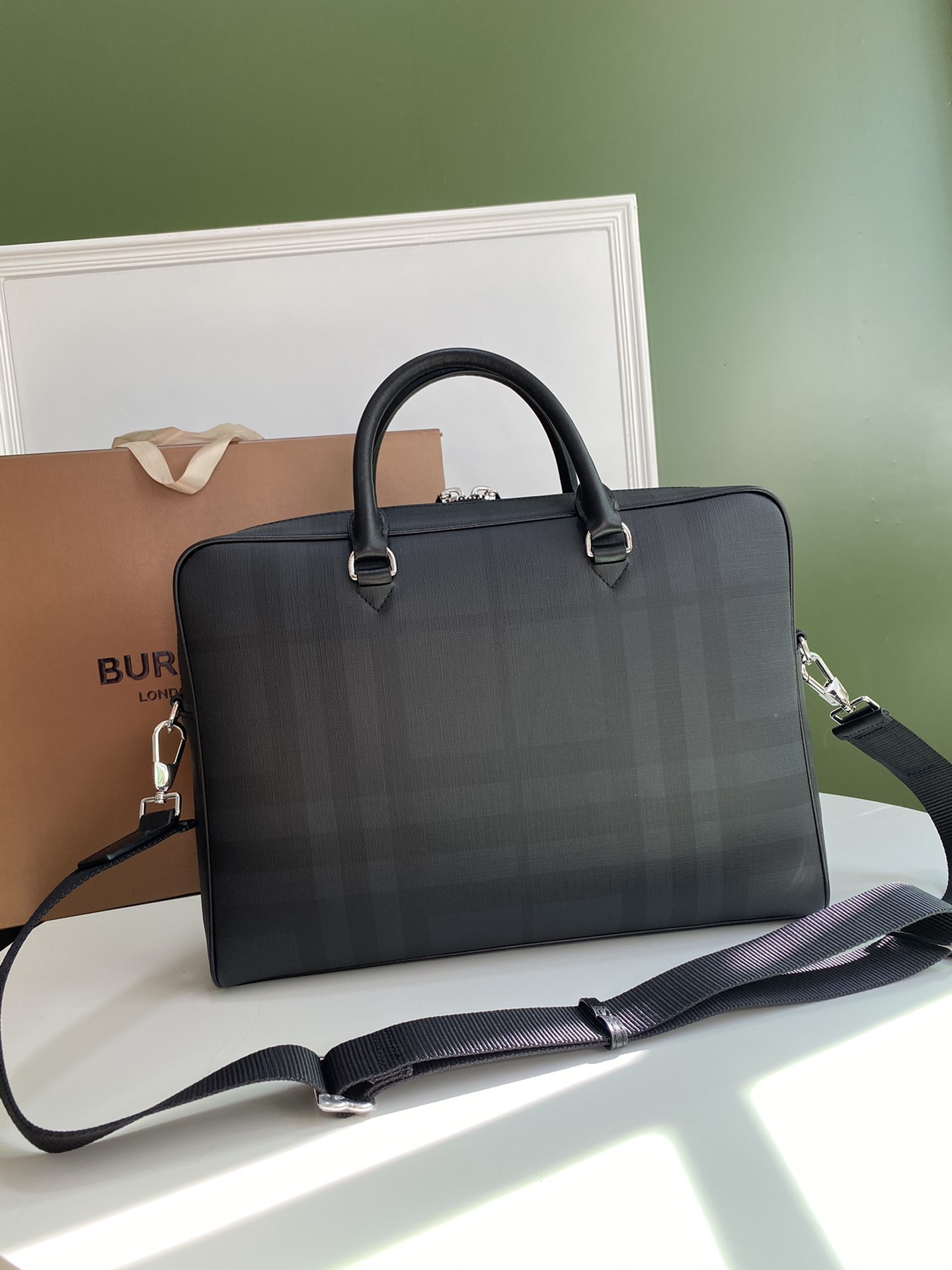 1:1 Replica Briefcase B London — 1:1 Replica