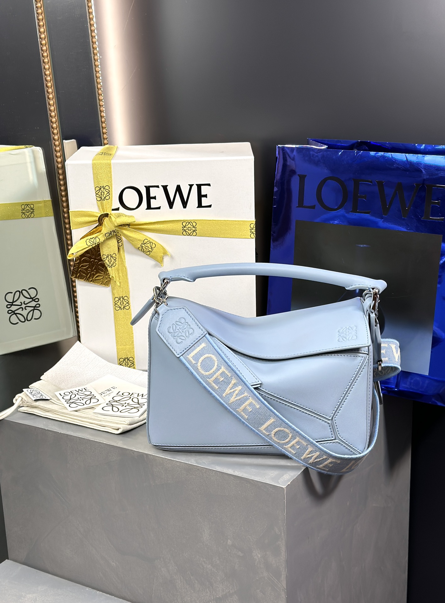 1:1 Replica LOEWE bag 𝓟𝓾𝔃𝔃𝓵𝓮 — AAA Quality Replica