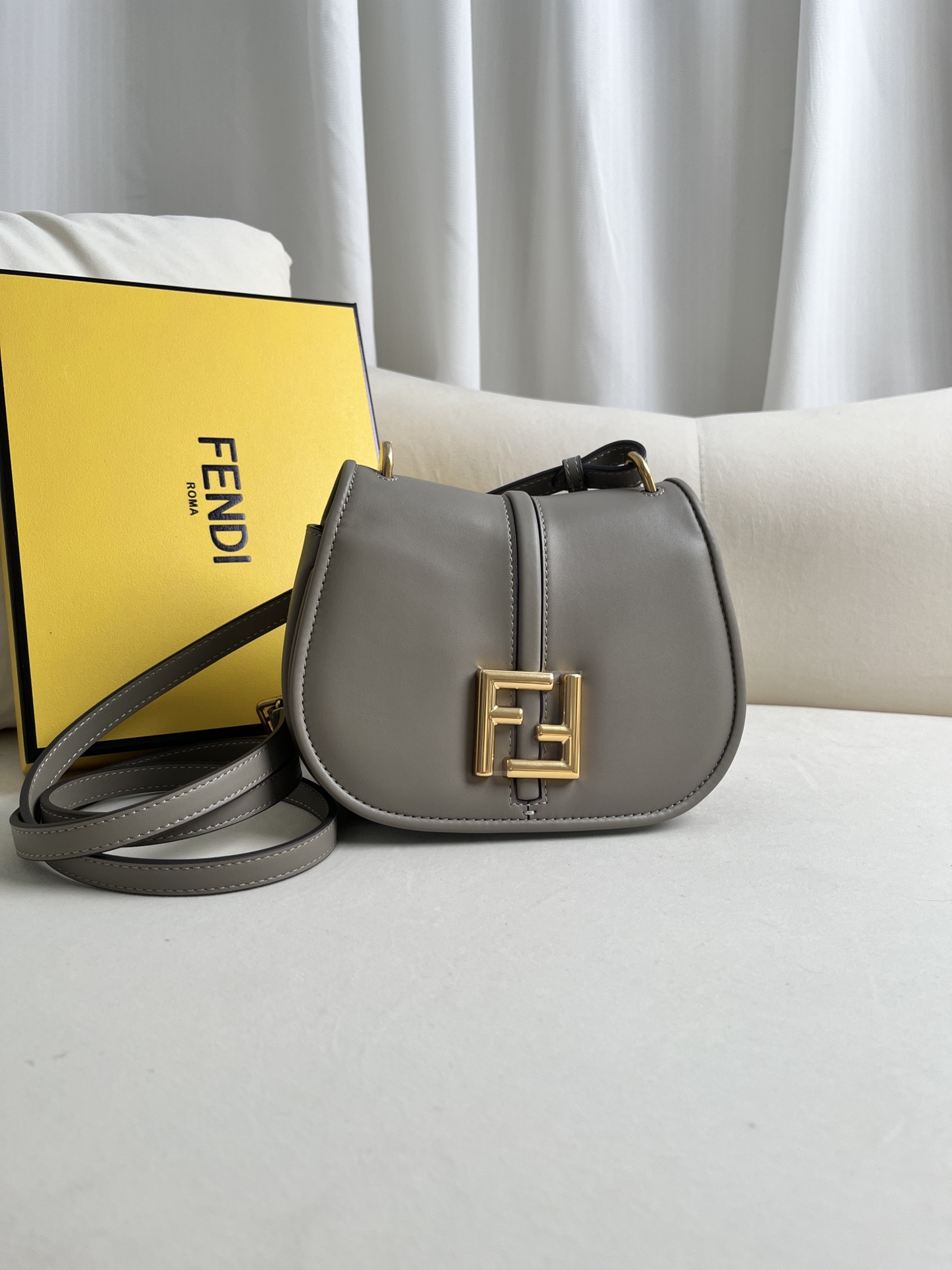 1:1 Replica Fendi bag Premium — AAA Quality Replica