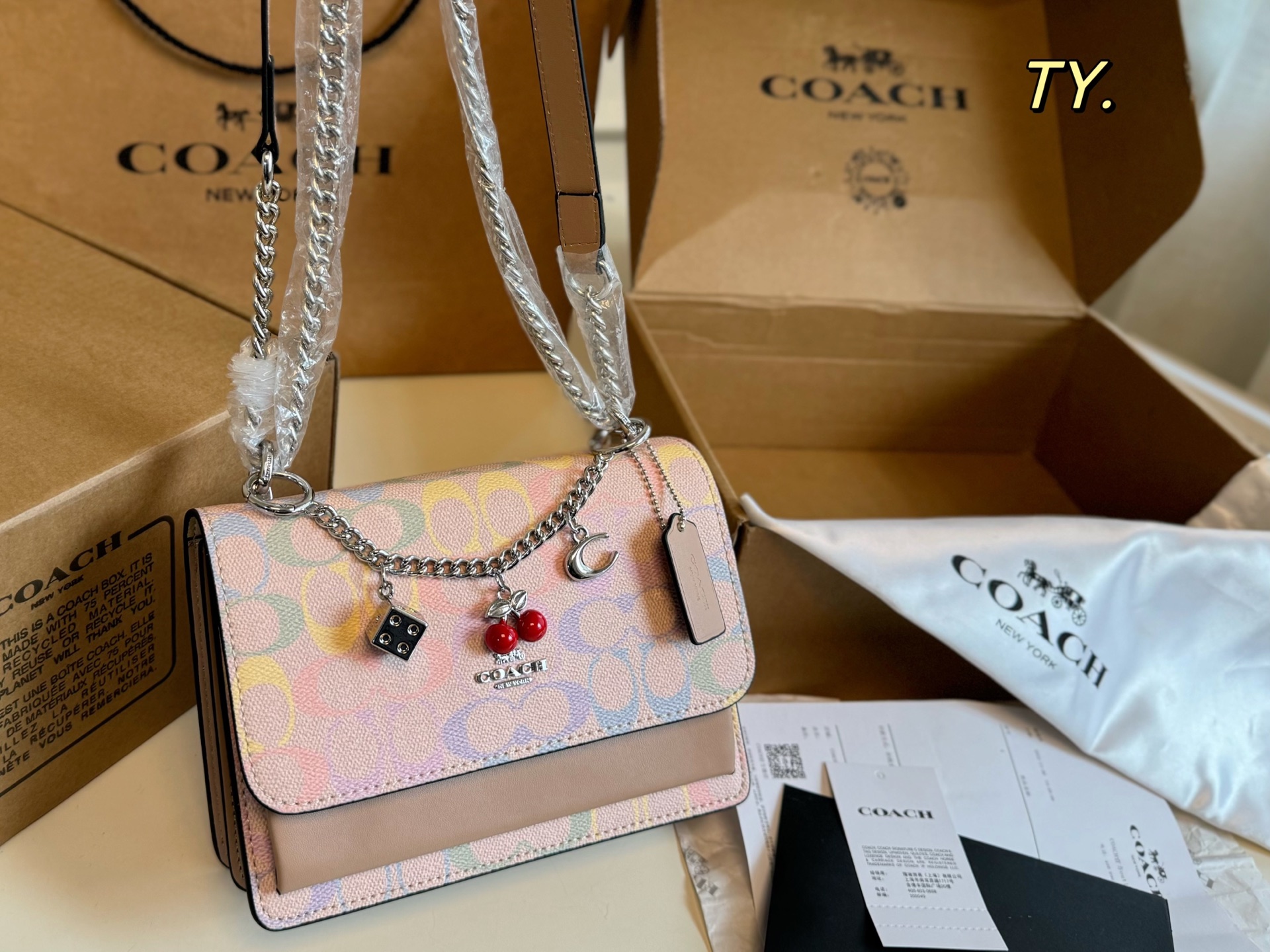 1:1 Replica COACH bag folding box) — AAA Quality Replica
