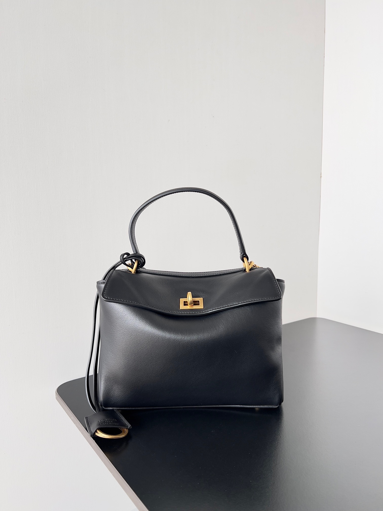 1:1 Replica Balenciaga bag 𝐁𝐚𝐥𝐞𝐧𝐜𝐢𝐚𝐠𝐚 𝐑𝐨𝐝𝐞𝐨 — AAA Quality Replica