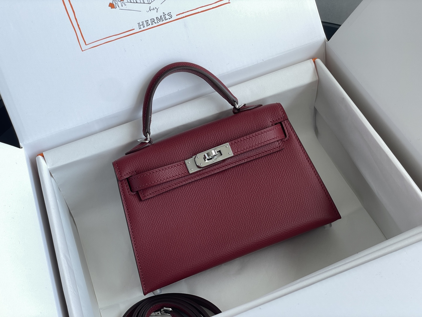 1:1 Replica Hermes bag 𝗠𝗶𝗻𝗶 𝗸𝗲𝗹𝗹𝘆 second generation — 1:1 Replica For Sale