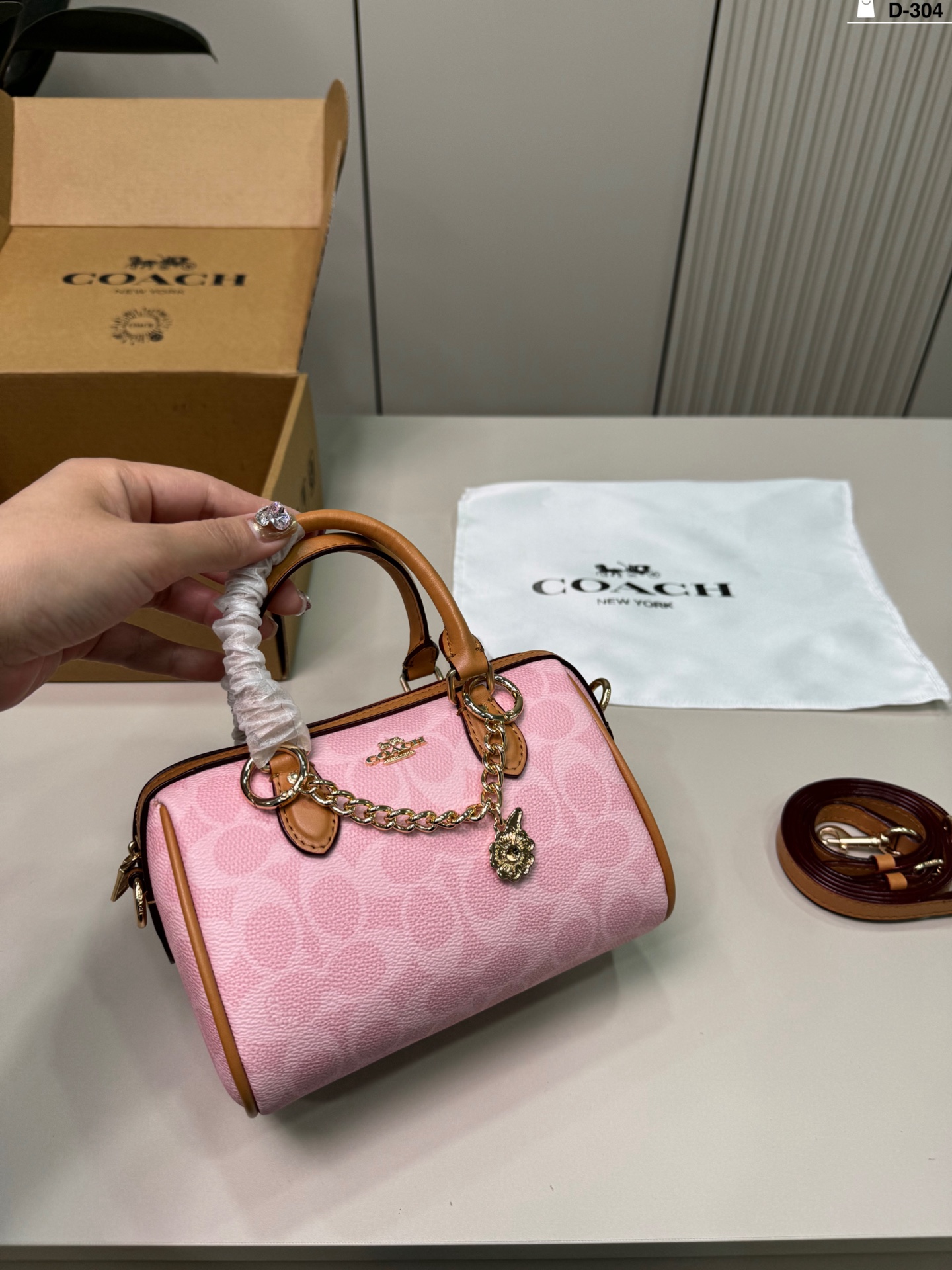 1:1 Replica COACH bag — Premium Replica