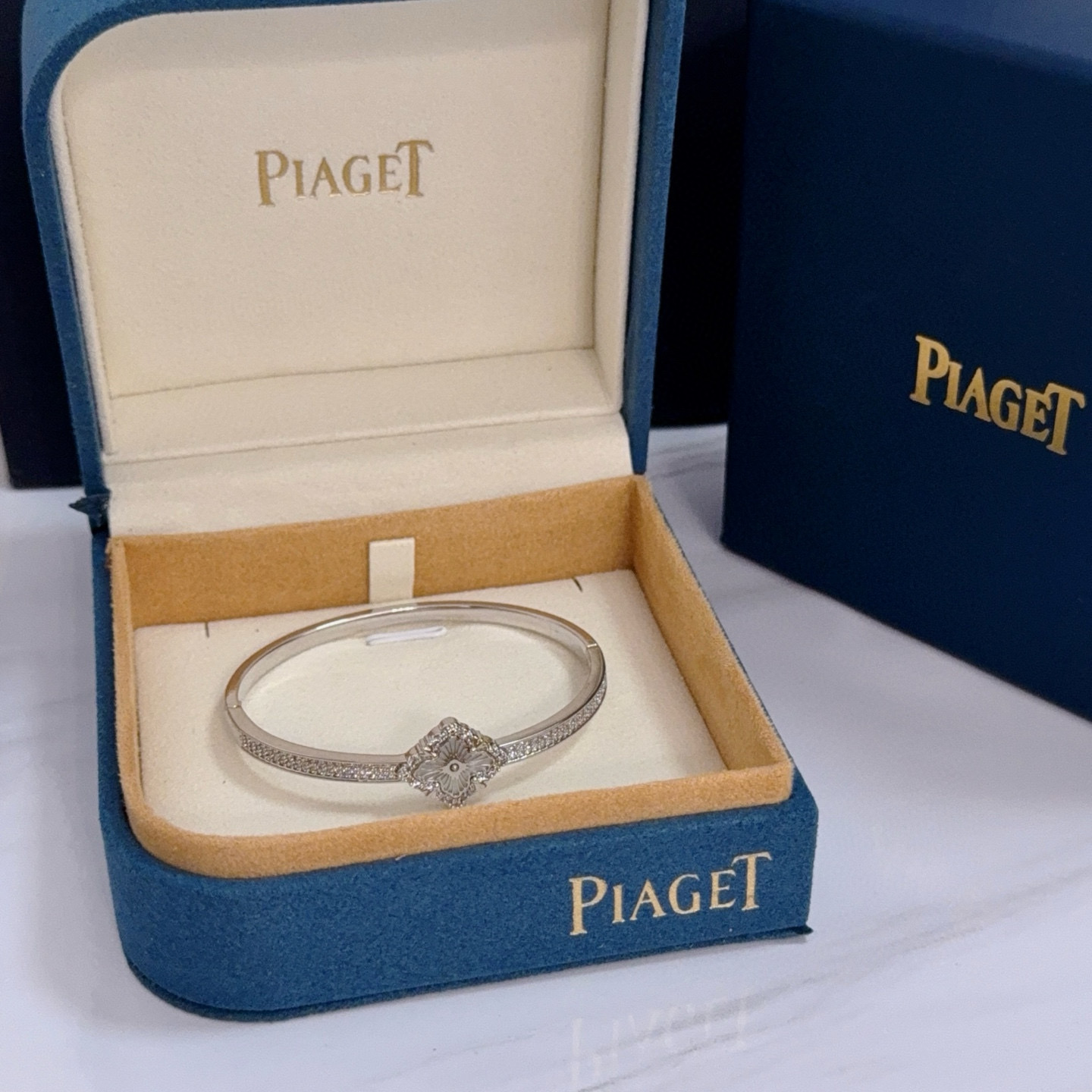 1:1 Replica Piaget Watches Piaget V — 1:1 Replica For Sale