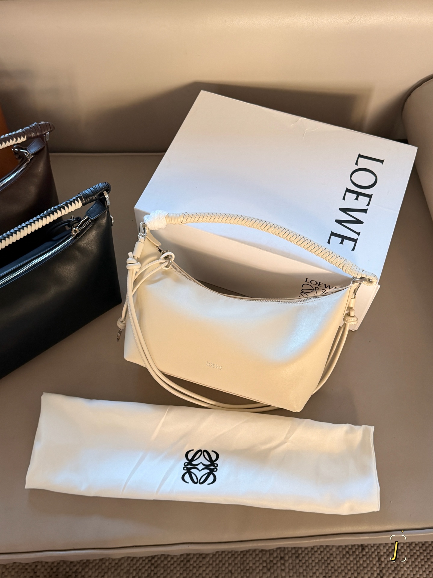1:1 Replica LOEWE bag size 26*18cm — 1:1 Replica