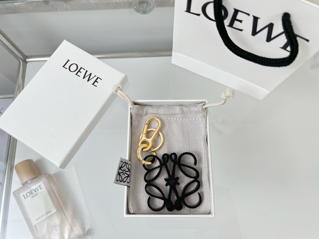 1:1 Replica LOEWE bag — Premium Replica