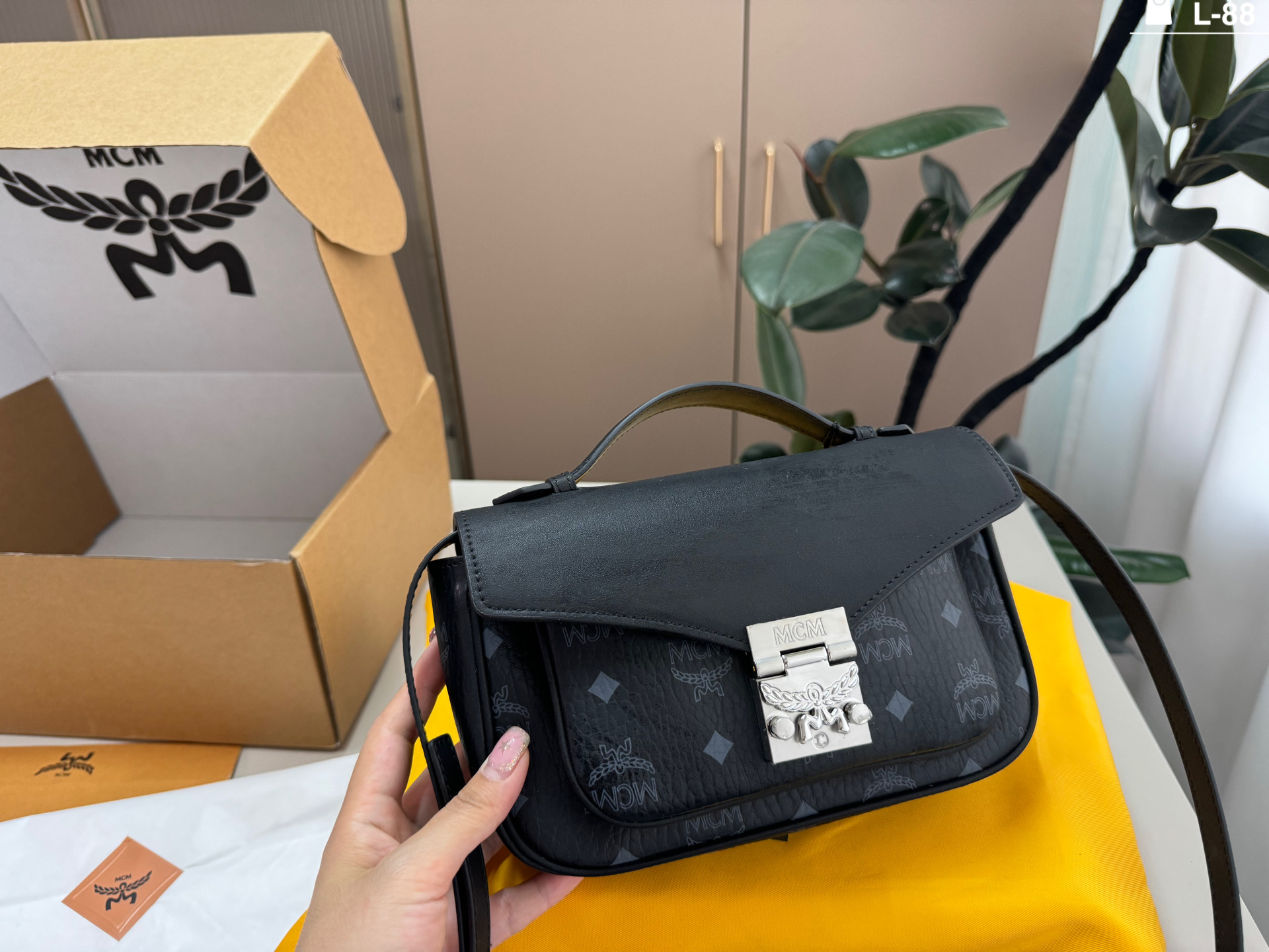 1:1 Replica MCM bag MCM Tracy — AAA Quality Replica