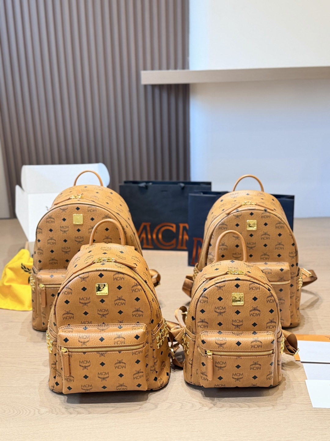 1:1 Replica MCM bag replica
