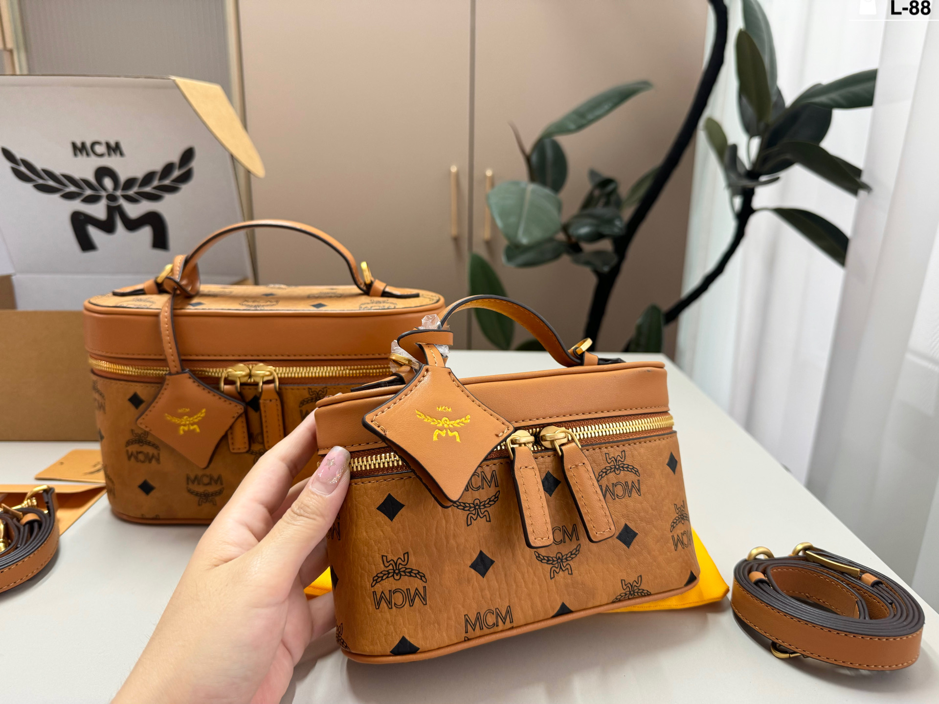 1:1 Replica MCM bag Small 19cm — 1:1 Replica