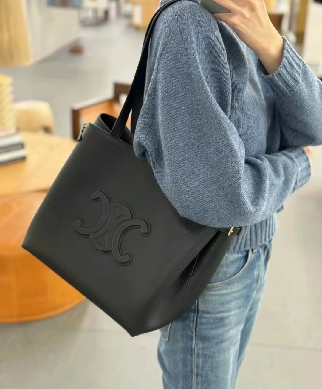 1:1 Replica Celine bag Black — Premium Replica