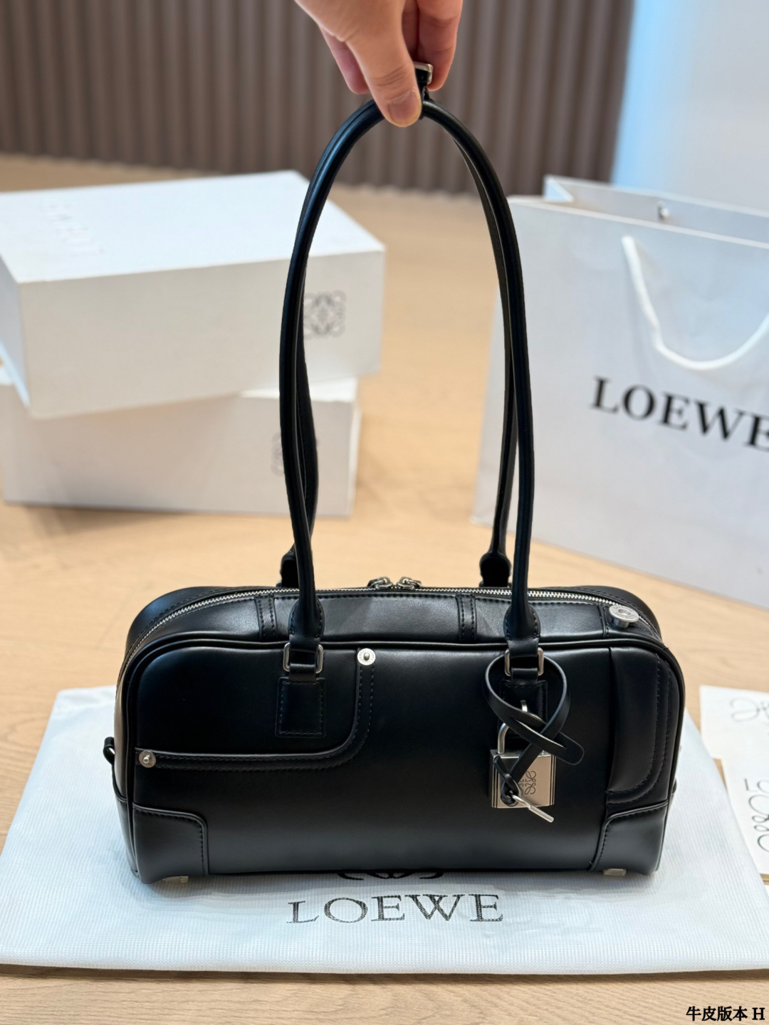 1:1 Replica LOEWE bag replica