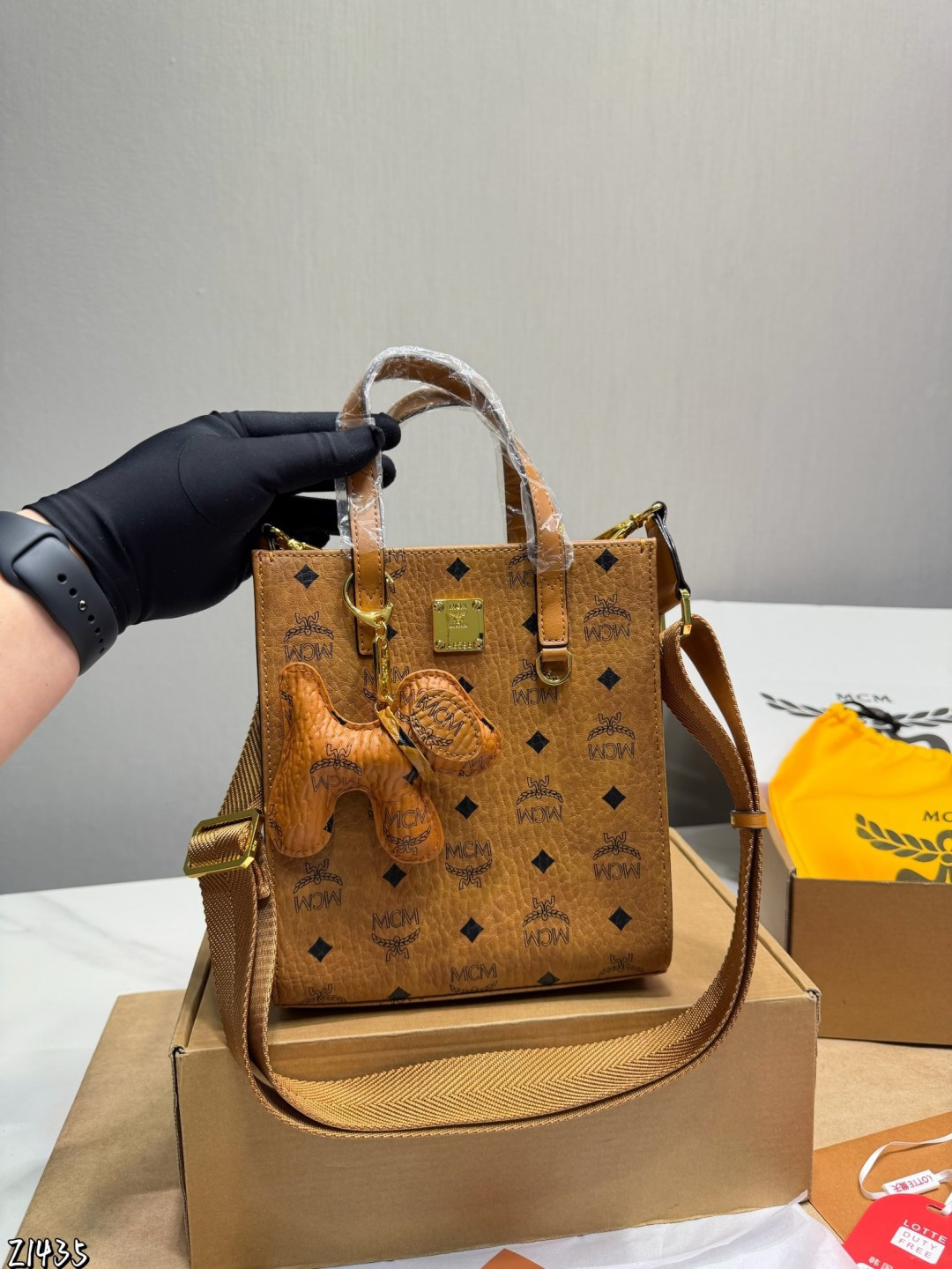 1:1 Replica MCM bag Gift box packaging) — 1:1 Replica — photo 2