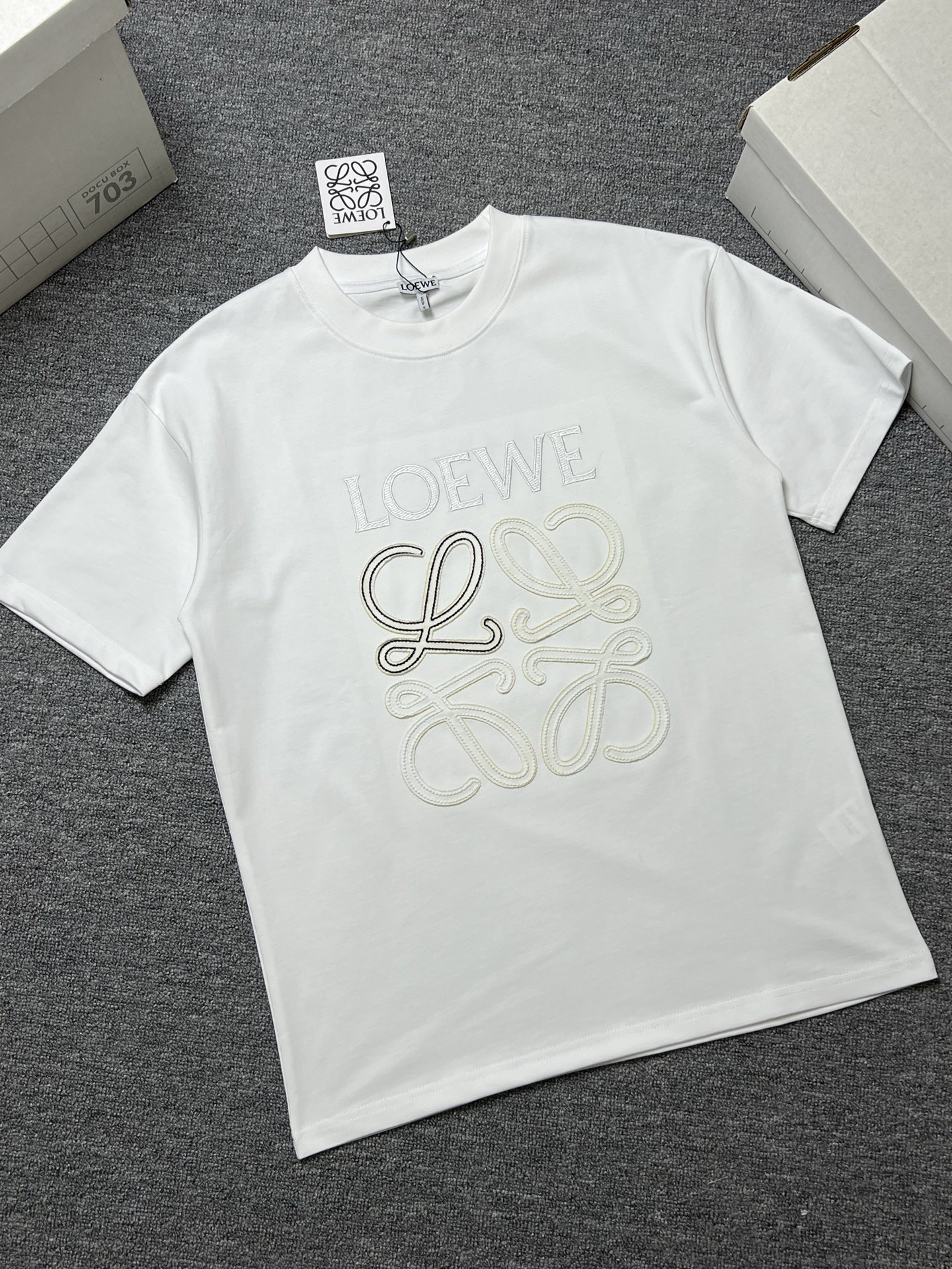 1:1 Replica Loewe men LOEWE T — AAA Quality Replica