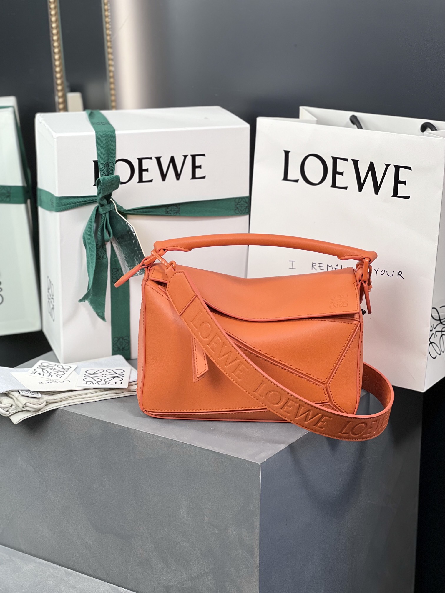 1:1 Replica LOEWE bag 𝙿𝚞𝚣𝚣𝚕𝚎 — AAA Quality Replica